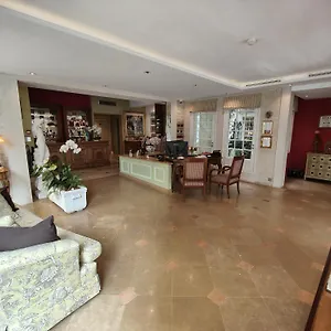 Le Relais Medicis Hotel